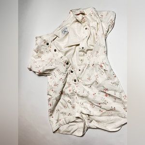 Size L women’s jumper.